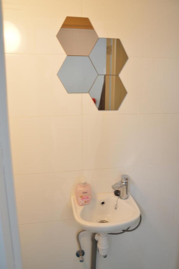 Awesome Studio In Marolles Apartment Brussels Ngoại thất bức ảnh