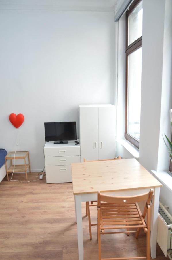 Awesome Studio In Marolles Apartment Brussels Ngoại thất bức ảnh