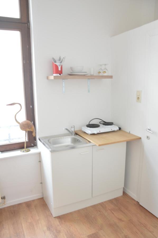 Awesome Studio In Marolles Apartment Brussels Ngoại thất bức ảnh