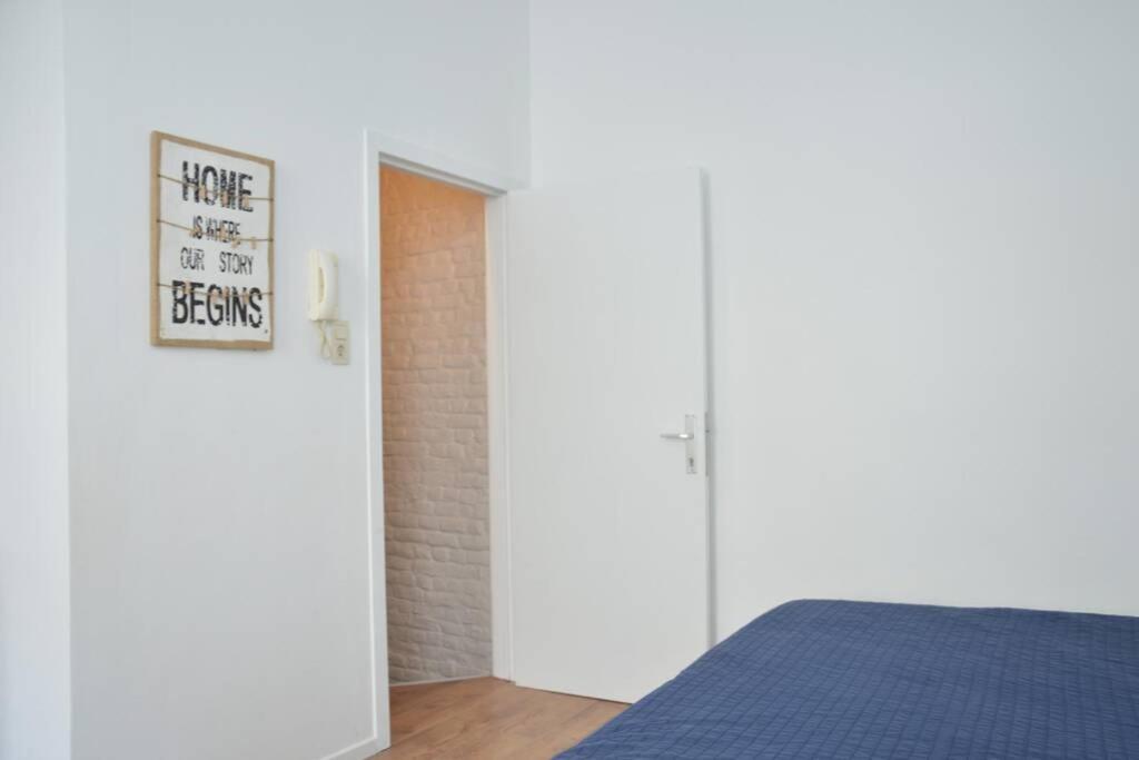 Awesome Studio In Marolles Apartment Brussels Ngoại thất bức ảnh