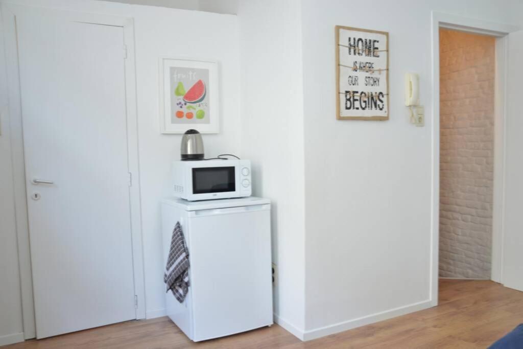 Awesome Studio In Marolles Apartment Brussels Ngoại thất bức ảnh
